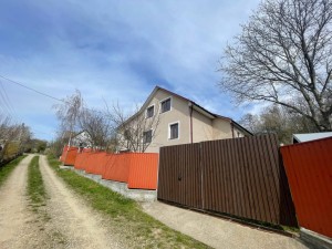 ул. Дачна, 21 (с. Коровия, Глыбокский район) - Продається будинок, 83000 $ - АФНУ