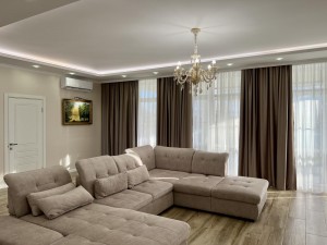 Центральна (г. Киев, Дарницкий район) - Продається будинок, 1300000 $ - АФНУ