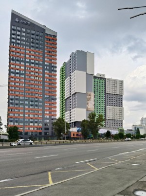 пр. Бажана Николая, 17 (г. Киев, Дарницкий район) - Здається торгівельний майданчик, 10 $ за кв.м. - АФНУ