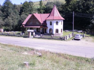 центральна (пгт. Воловец, Воловецкий район) - Продається будинок, 190000 $ - АФНУ